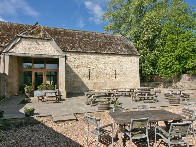 1 Bradfield Manor Farm, Malmesbury, Hullavington à louer - Photo de l’immeuble – Image 1 sur 2