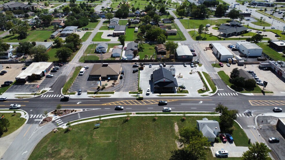 418 Main St, Jenks, OK à vendre - Photo de l’immeuble – Image 2 sur 12