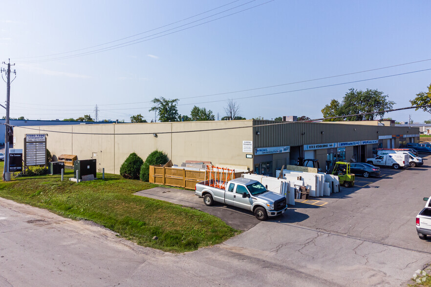 1580-1590 Liverpool Ct, Ottawa, ON à louer - Photo de l’immeuble – Image 3 sur 4