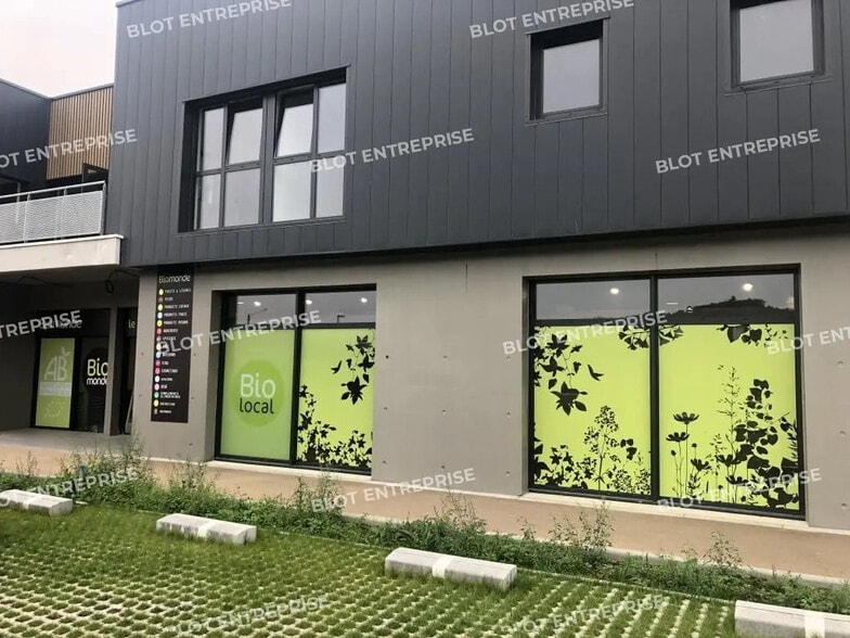 Local commercial dans Landerneau à louer - Photo de l’immeuble – Image 3 sur 11