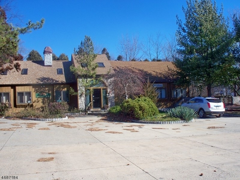 18 Parker Ave, Flemington, NJ à vendre Photo principale– Image 1 sur 23