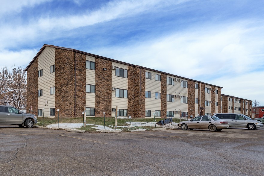 2910-3002 17th Ave W, Williston, ND à vendre - Photo de l’immeuble – Image 2 sur 20