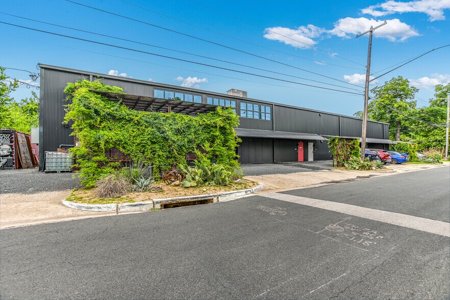 3700 Thompson St, Austin, TX à louer - Photo de l’immeuble – Image 3 sur 49