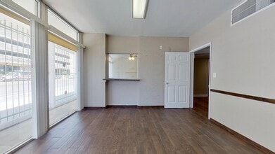 1050-1052 Atlantic Ave, Long Beach, CA à louer Photo de l’immeuble– Image 1 sur 38