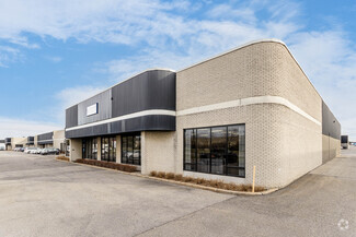 Plus de détails pour 3524-3460 Boul Poirier, Montréal, QC - Industriel/Logistique à louer