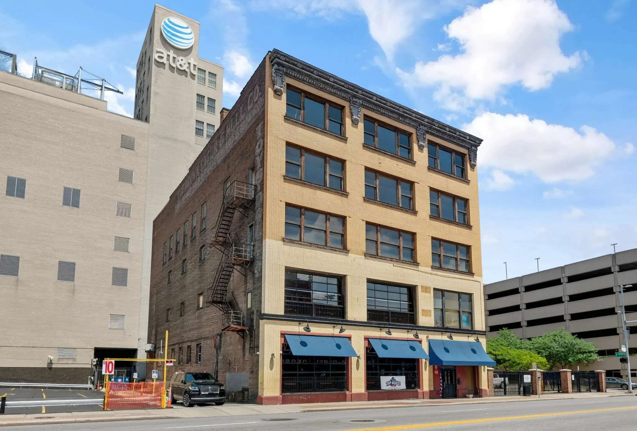 610 Monroe St, Toledo, OH à vendre Photo principale– Image 1 sur 40