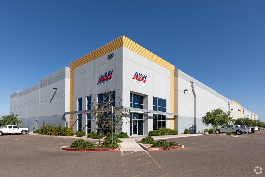 100 W Pinnacle Peak Rd, Phoenix, AZ à louer - Photo principale – Image 1 sur 4