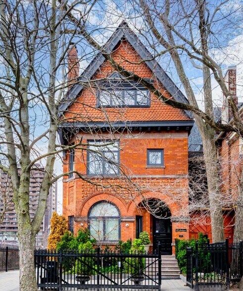 12 Madison Av, Toronto, ON à vendre - Photo de l’immeuble – Image 2 sur 23