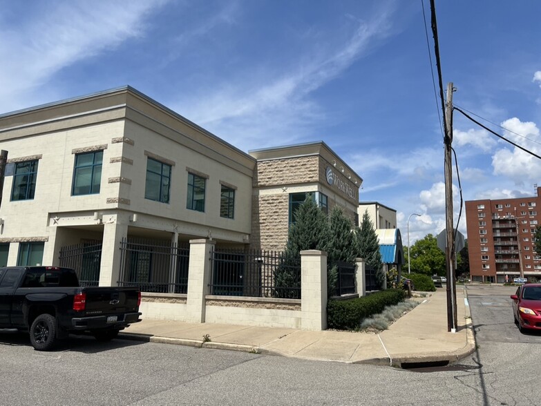 112 Third Ave, Carnegie, PA à vendre - Photo de l’immeuble – Image 3 sur 17