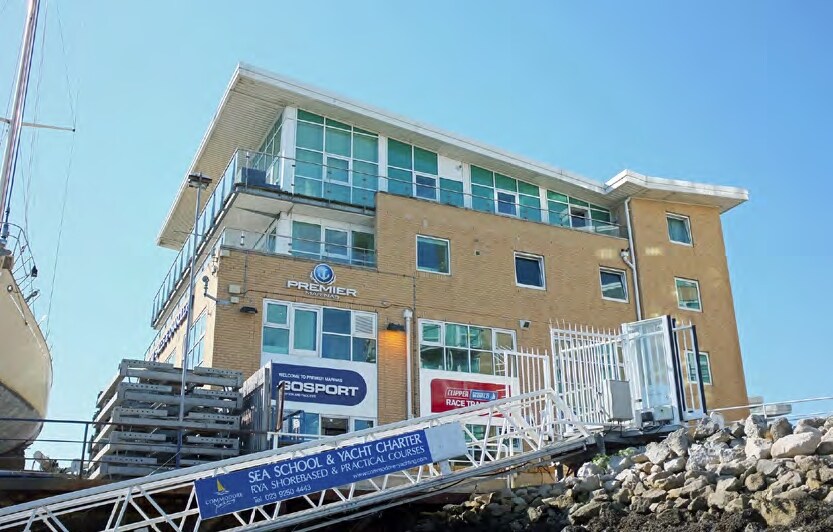 Mumby Rd, Gosport à louer - Photo de l’immeuble – Image 2 sur 2