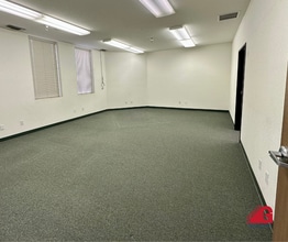 855 E Easy St, Simi Valley, CA à louer Photo intérieure– Image 2 sur 12