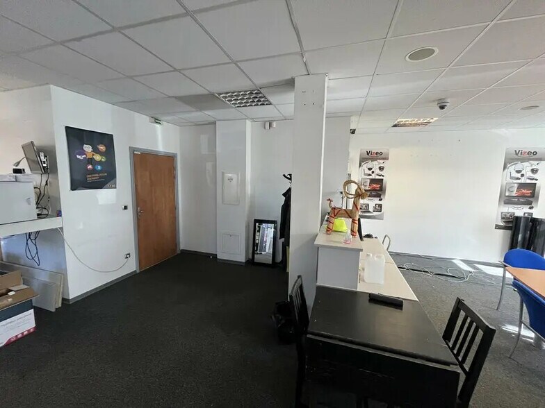 Bureau dans LES MILLES à louer - Photo de l’immeuble – Image 3 sur 8