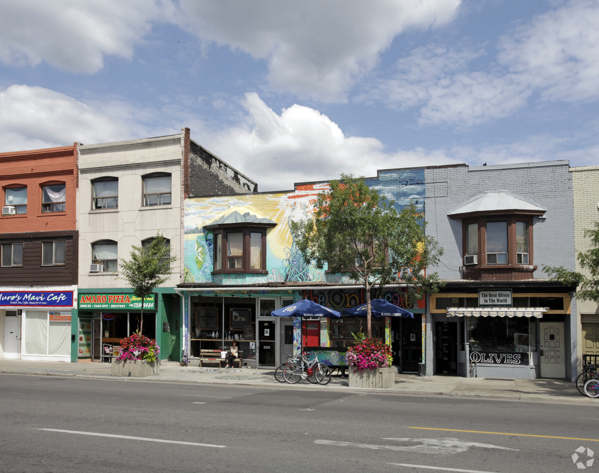966 Danforth Ave, Toronto, ON à vendre Photo de l’immeuble– Image 1 sur 3