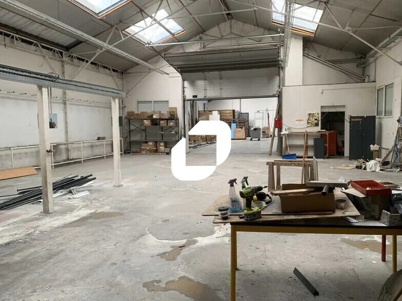 Local d’activités dans Épinay-sur-Orge à louer - Photo de l’immeuble – Image 3 sur 11