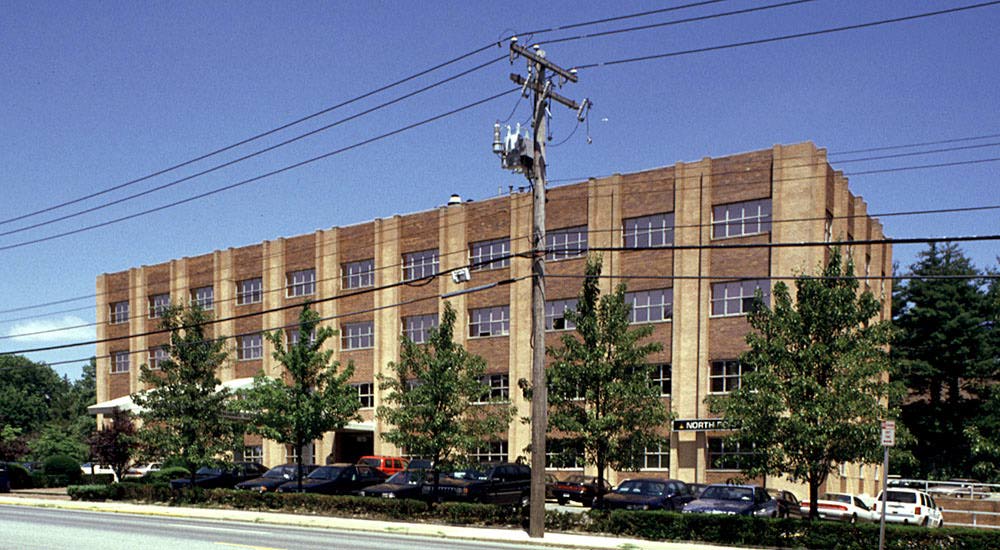 1615 Northern Blvd, Manhasset, NY à louer Photo principale– Image 1 sur 25