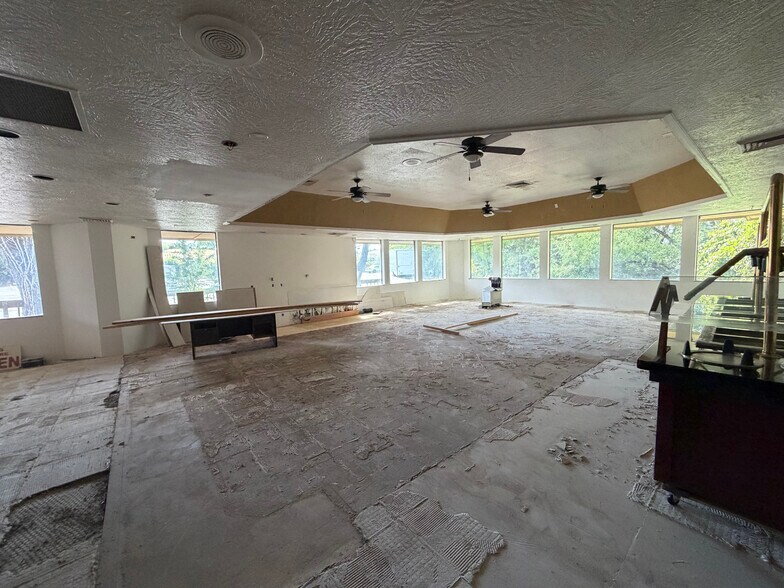 19601 Hess Ave, Sonora, CA à louer - Photo de l’immeuble – Image 3 sur 5