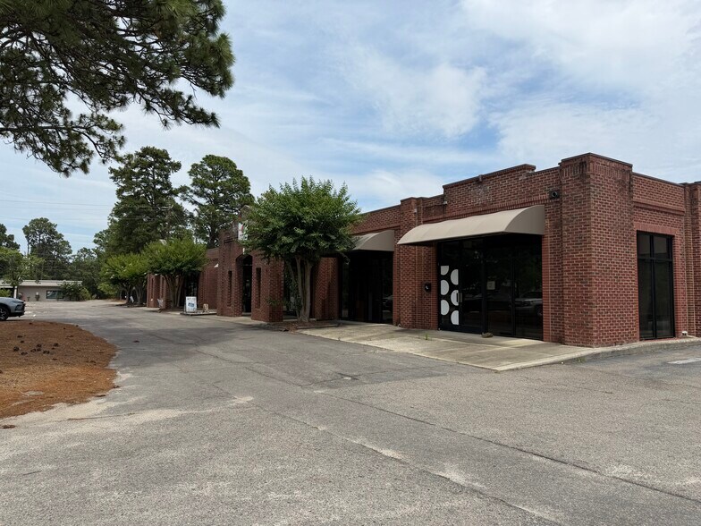 15 Dawn Rd, Pinehurst, NC à louer - Photo de l’immeuble – Image 2 sur 17