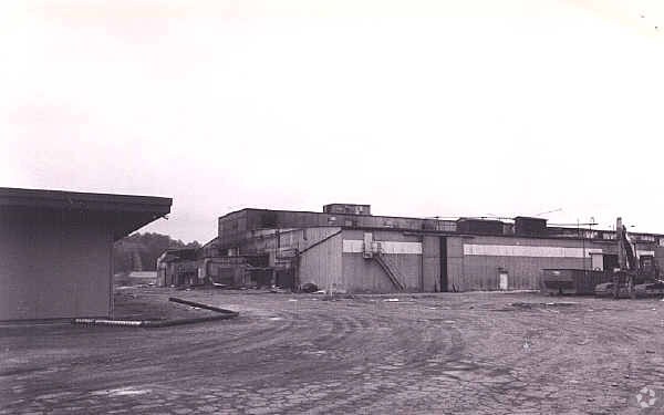 8200 SW Hunziker Rd, Tigard, OR à louer - Photo de l’immeuble – Image 3 sur 4