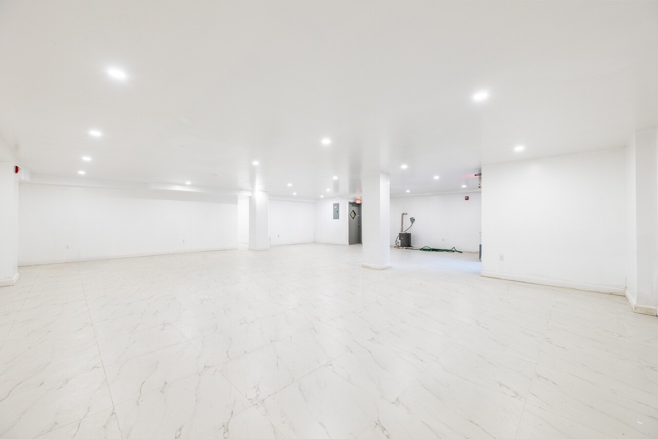 2066 85th St, Brooklyn, NY 11214 - Lot CF -  - Photo intérieure - Image 2 of 10