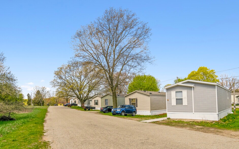 12700 Colby Lake Rd, Laingsburg, MI à vendre - Photo principale – Image 1 sur 9