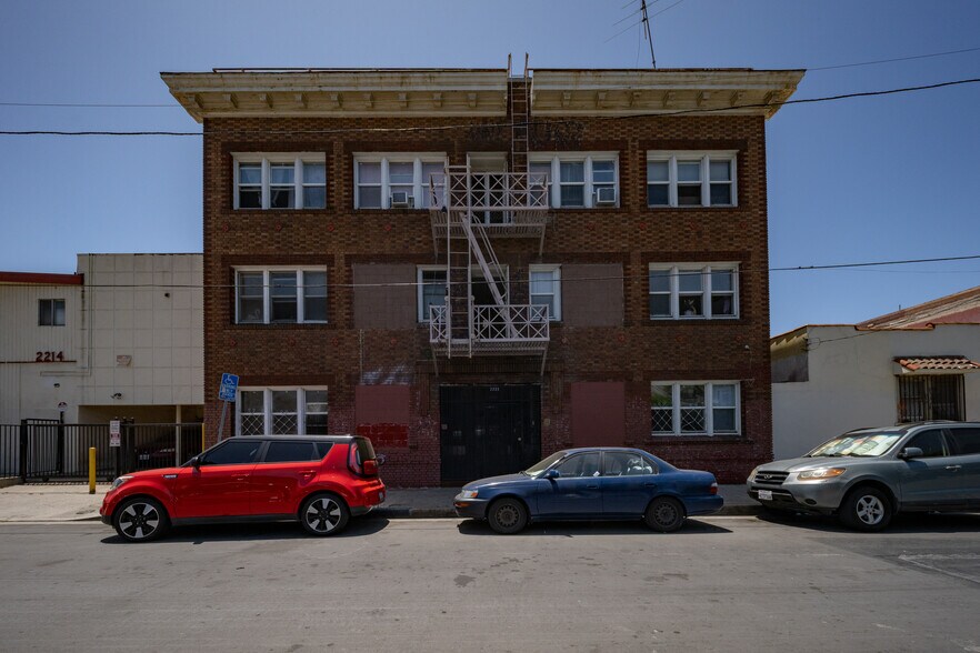 2222 W 15th St, Los Angeles, CA à vendre - Photo de l’immeuble – Image 2 sur 9