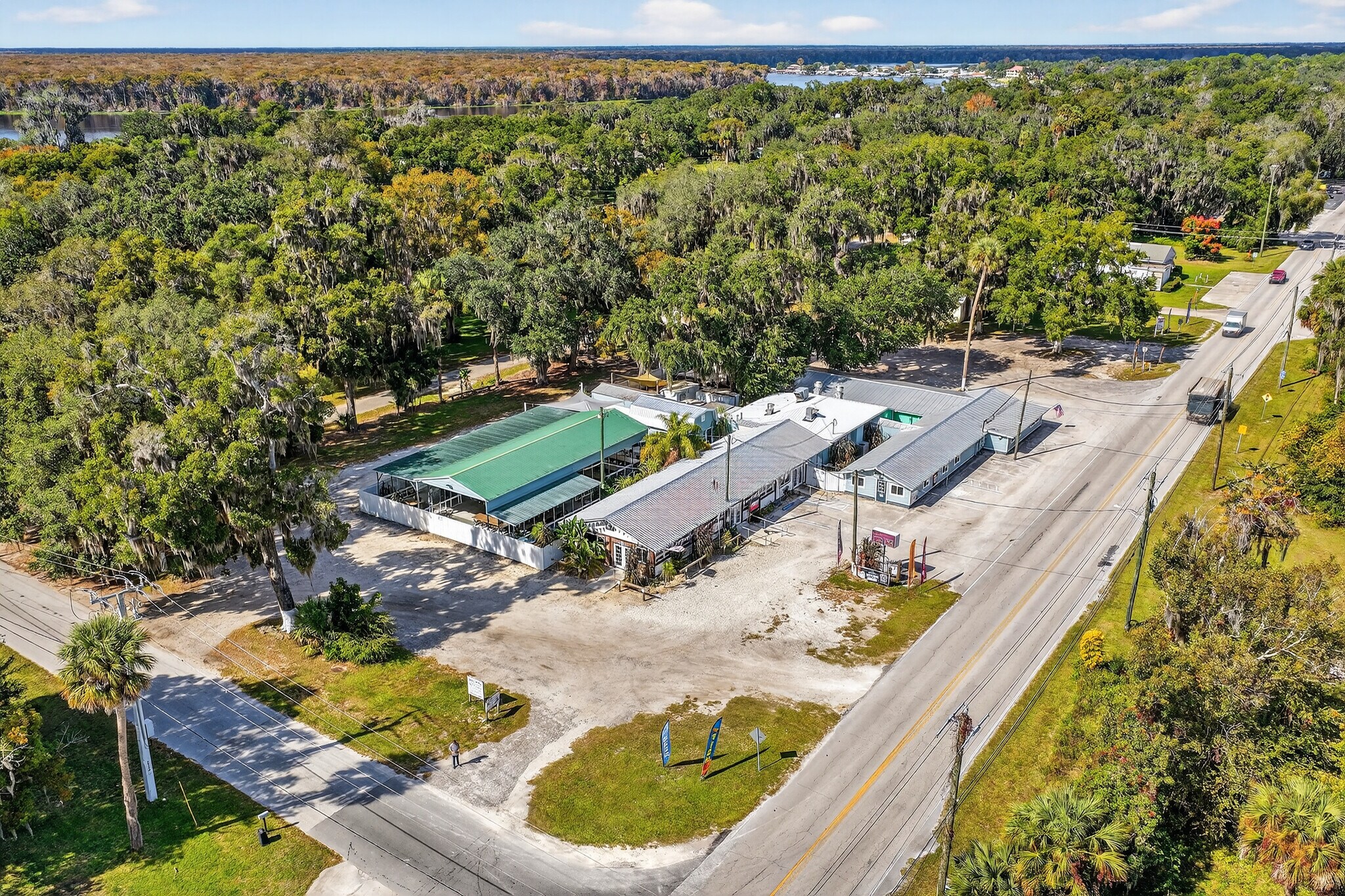 765 3rd Ave, Welaka, FL à vendre Photo de l’immeuble– Image 1 sur 114