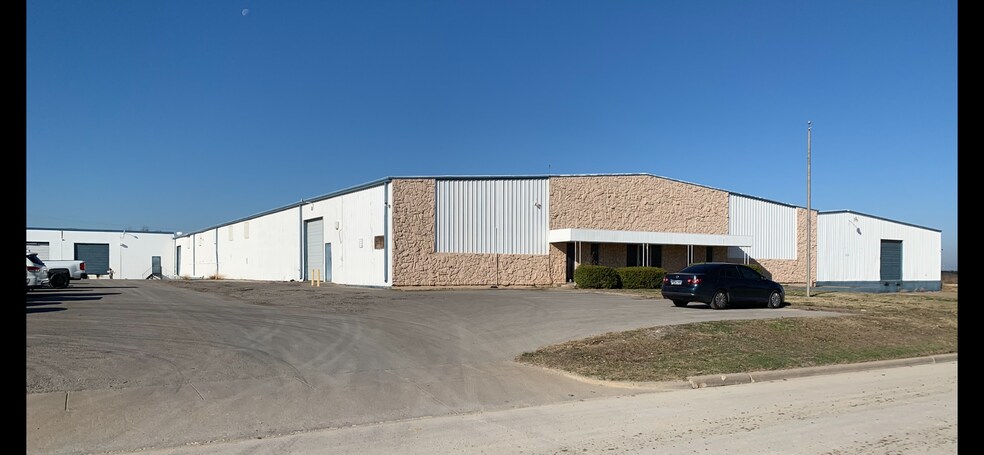 9300 Southwest Dr, Fort Worth, TX à louer - Photo de l’immeuble – Image 2 sur 35