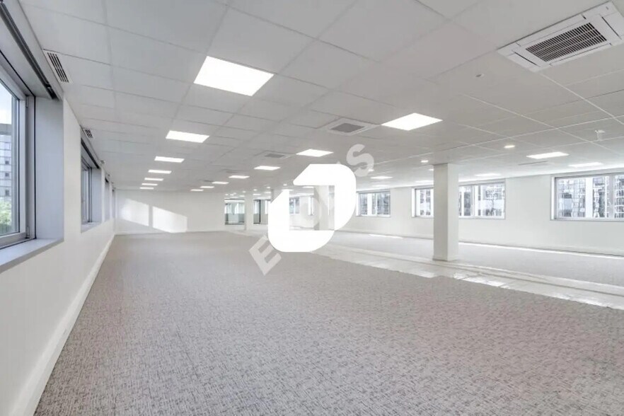 Bureau dans Noisy-le-Grand à louer - Photo de l’immeuble – Image 3 sur 5