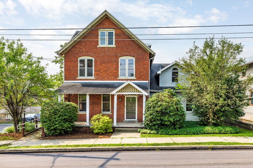 330 Mahoning St, Milton, PA à vendre - Photo de l’immeuble – Image 1 sur 53