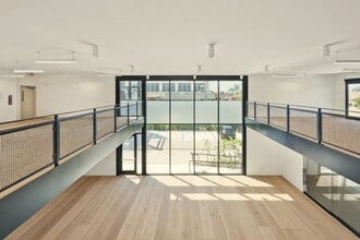 940 N Highland Ave, Los Angeles, CA à louer Photo intérieure– Image 2 sur 32