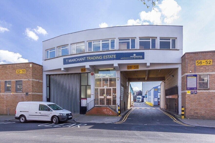 52-56 Verney Rd, Londres à louer - Photo de l’immeuble – Image 2 sur 87