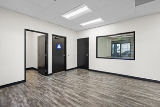 15131-15151 Goldenwest Cir, Westminster, CA à louer Photo intérieure– Image 1 sur 20