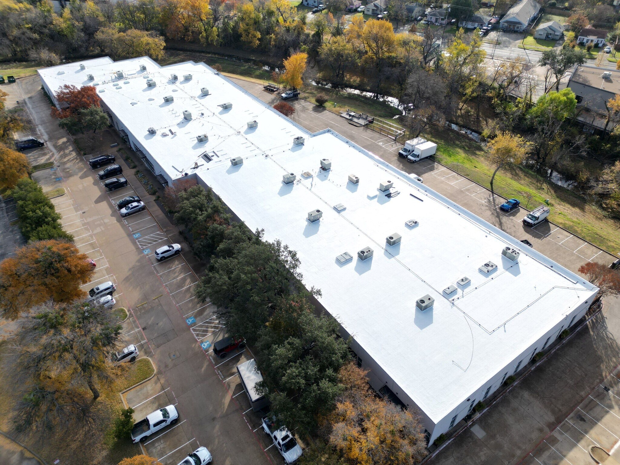 1380 River Bend Dr, Dallas, TX à vendre Photo principale– Image 1 sur 37