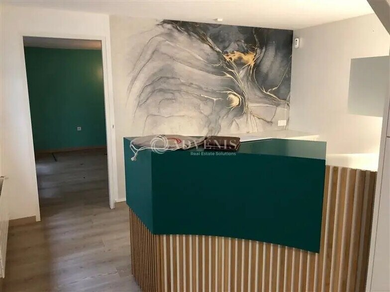 Bureau dans Tours à vendre - Photo de l’immeuble – Image 1 sur 8