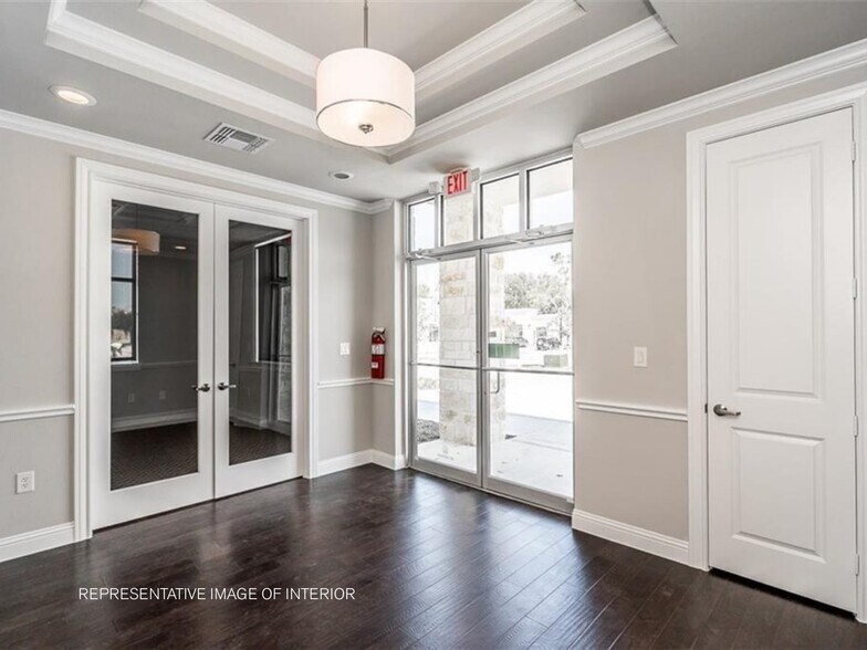 1402 S Custer Rd, McKinney, TX à louer - Hall d’entrée – Image 1 sur 16