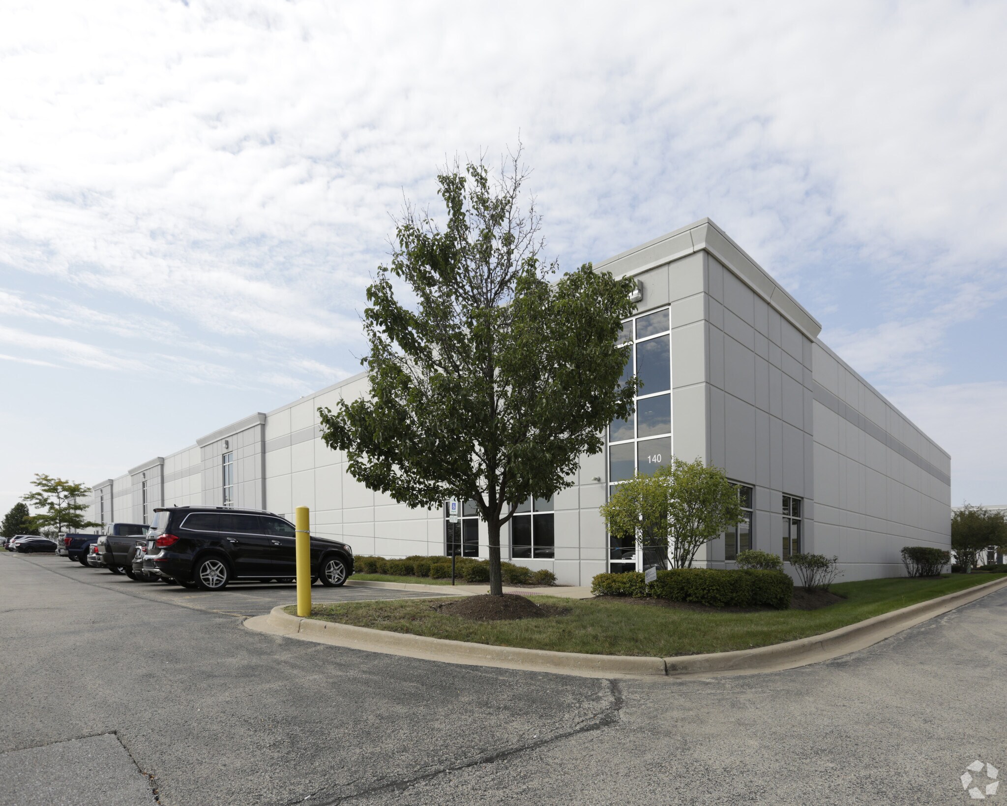 140-148 S Pinnacle Dr, Romeoville, IL à louer Photo principale– Image 1 sur 12