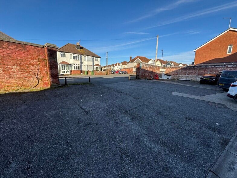 Stanton Rd, Southampton à vendre - Photo de l’immeuble – Image 2 sur 2