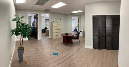 12955 SW 132nd St, Miami, FL à louer Photo intérieure– Image 1 sur 9