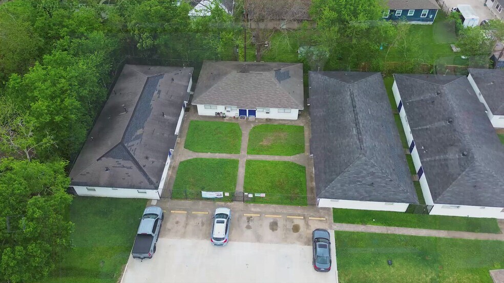 4201-4203 Phlox St, Houston, TX à vendre - Vidéo sur l’annonce professionnelle – Image 2 sur 39