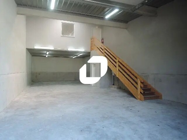 Local d’activités dans Chelles à louer Photo intérieure– Image 1 sur 3