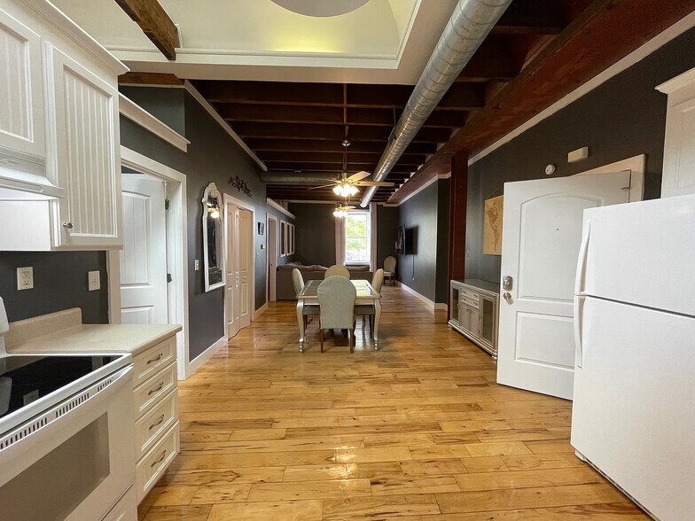 103 Court Sq, Abbeville, SC à vendre - Photo de l’immeuble – Image 3 sur 17