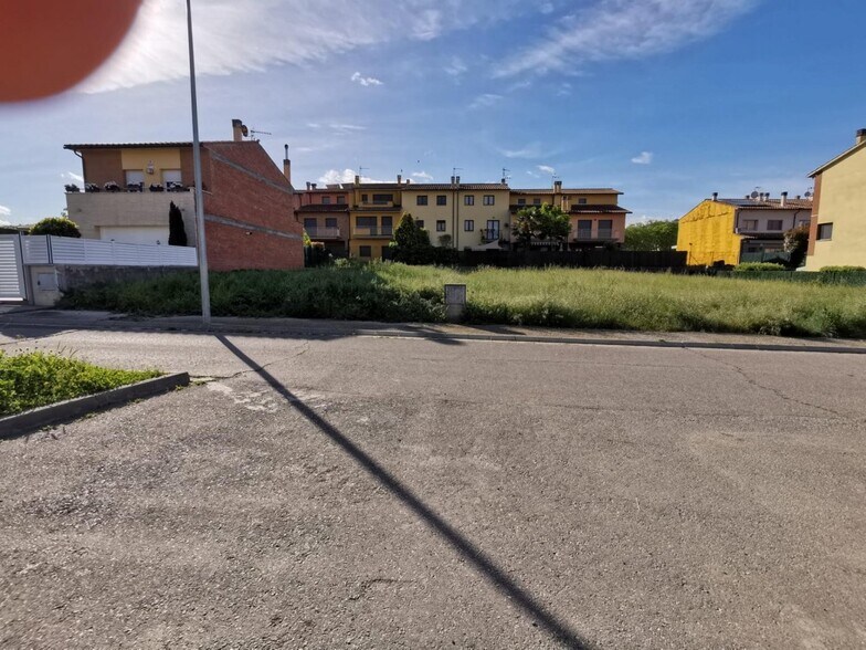Solares en Roda de Ter portefeuille de 3 biens à vendre sur LoopNet.fr - Photo de l’immeuble – Image 3 sur 4