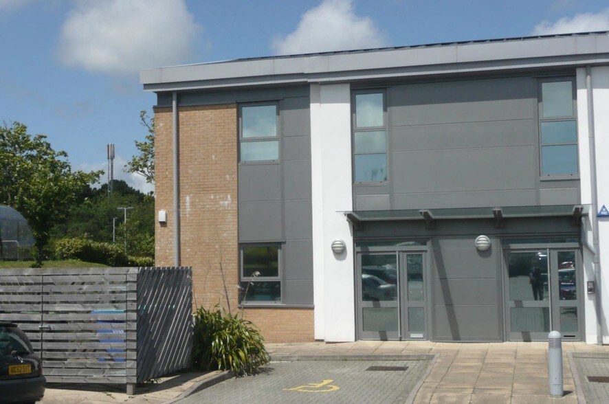 12 William Prance Rd, Plymouth à vendre - Photo de l’immeuble – Image 2 sur 4