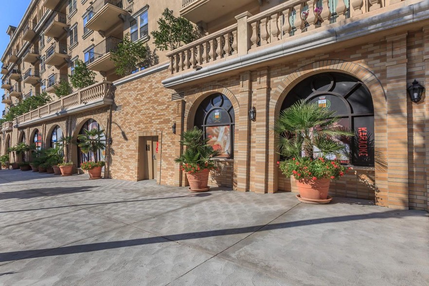 909 W Temple St, Los Angeles, CA à louer - Photo de l’immeuble – Image 1 sur 3