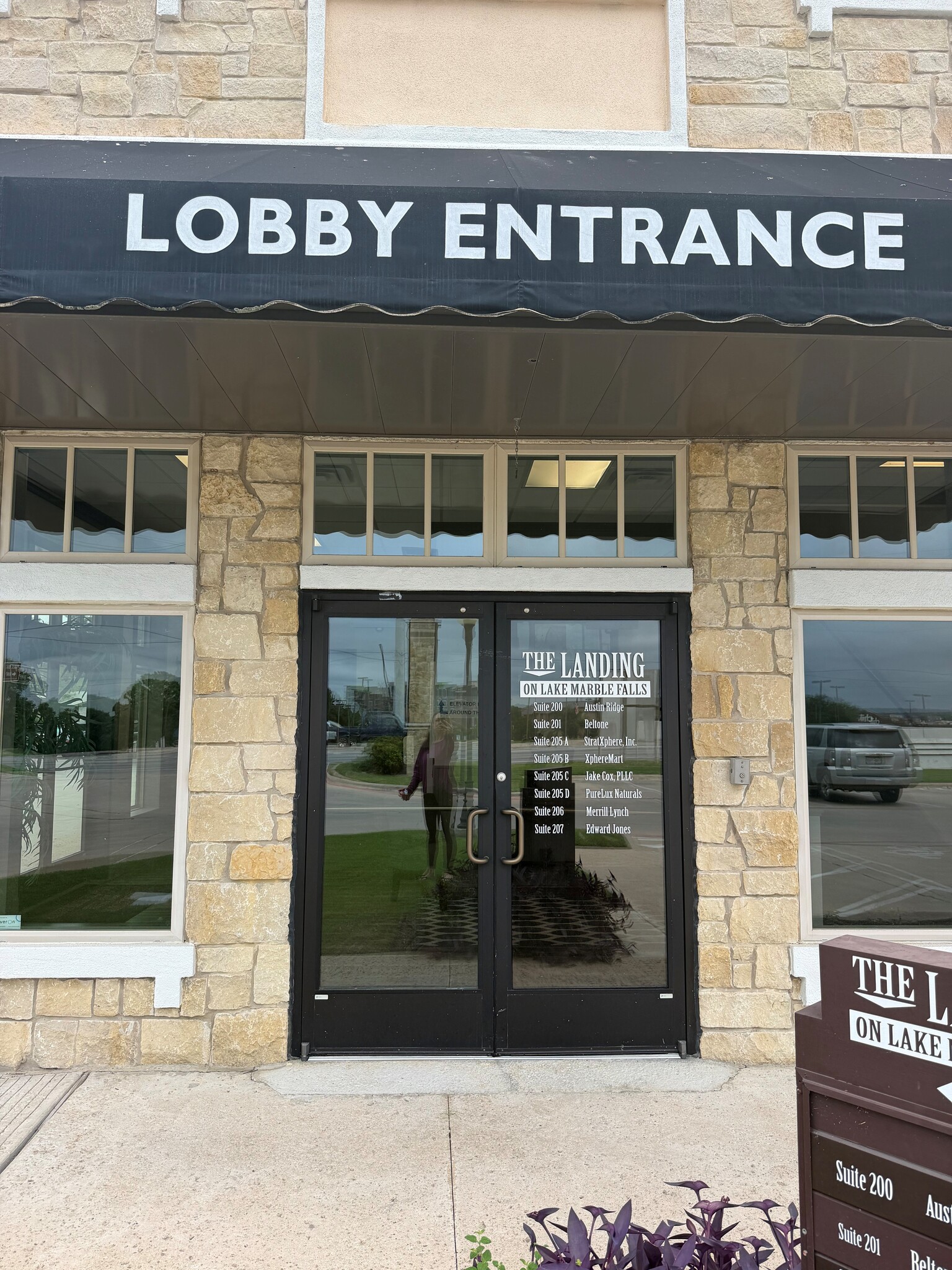 101 S Highway 281, Marble Falls, TX à louer Photo de l’immeuble– Image 1 sur 13