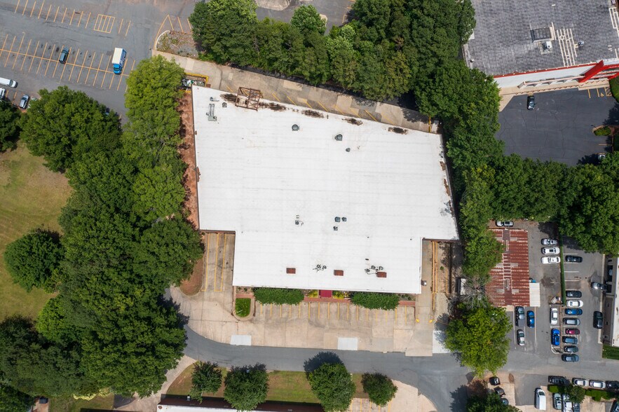 11135 Monroe Rd, Matthews, NC à louer - Photo de l’immeuble – Image 3 sur 13