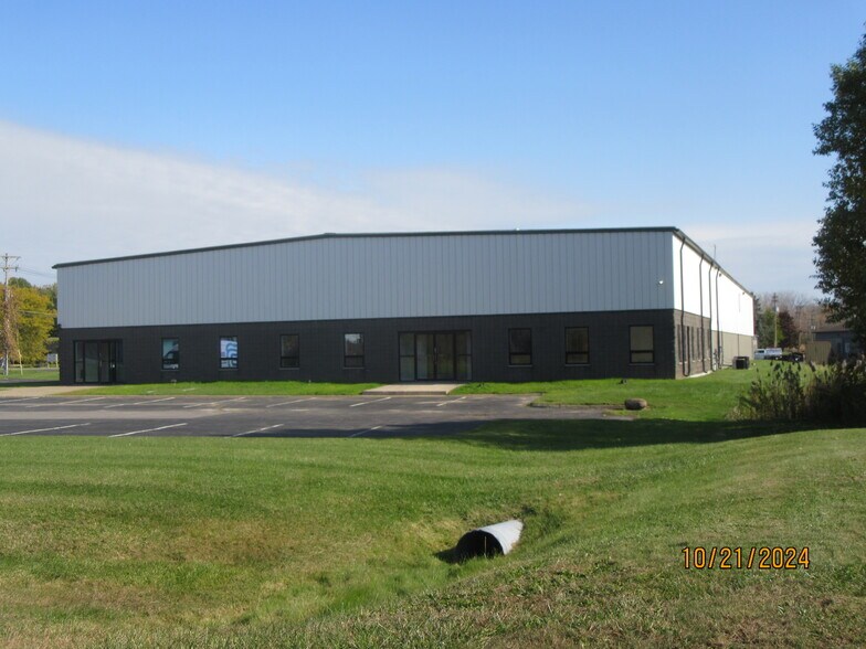 126 Dwight Park Cir, Syracuse, NY à louer - Photo de l’immeuble – Image 1 sur 4