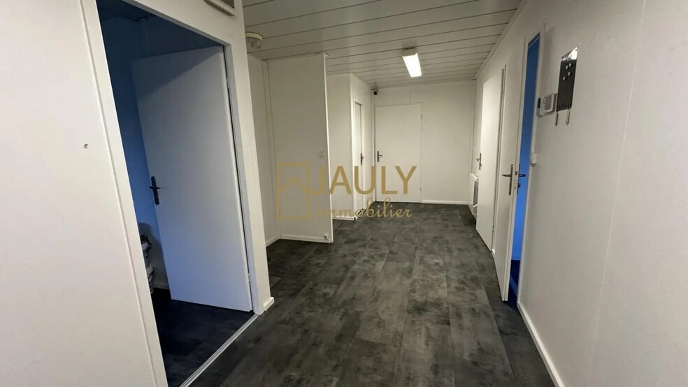 Local d’activités dans Mareuil-lès-Meaux à louer - Photo de l’immeuble – Image 3 sur 11