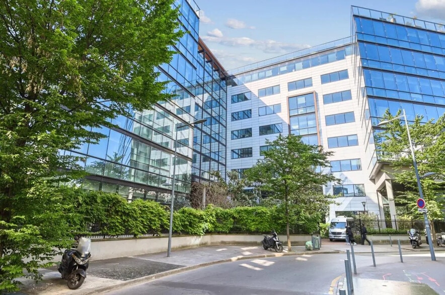 2-8 Rue Sarah Bernhardt, Asnières-sur-Seine à louer - Photo de l’immeuble – Image 2 sur 14