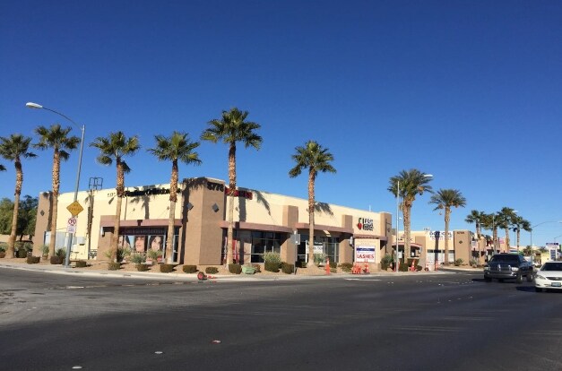 5775 S Rainbow Blvd, Las Vegas, NV à louer - Photo de l’immeuble – Image 3 sur 4